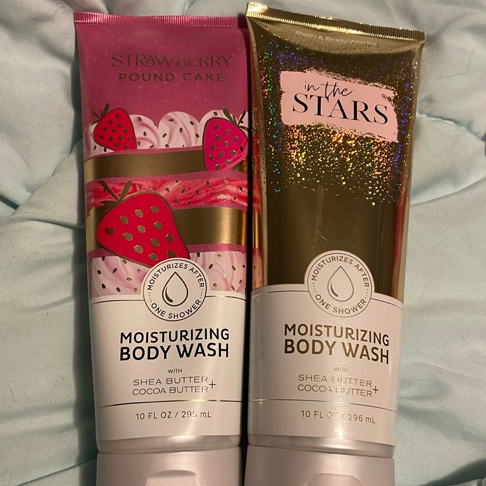 2 NEW bath and body works moisturizing body washes (in the stars & strawberry pc